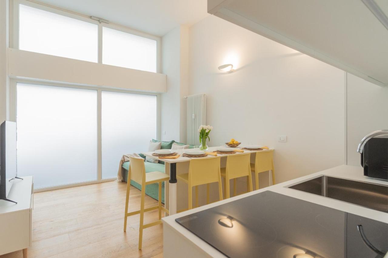 A Step From The Lake Apartment By Rent All Como Eksteriør bilde