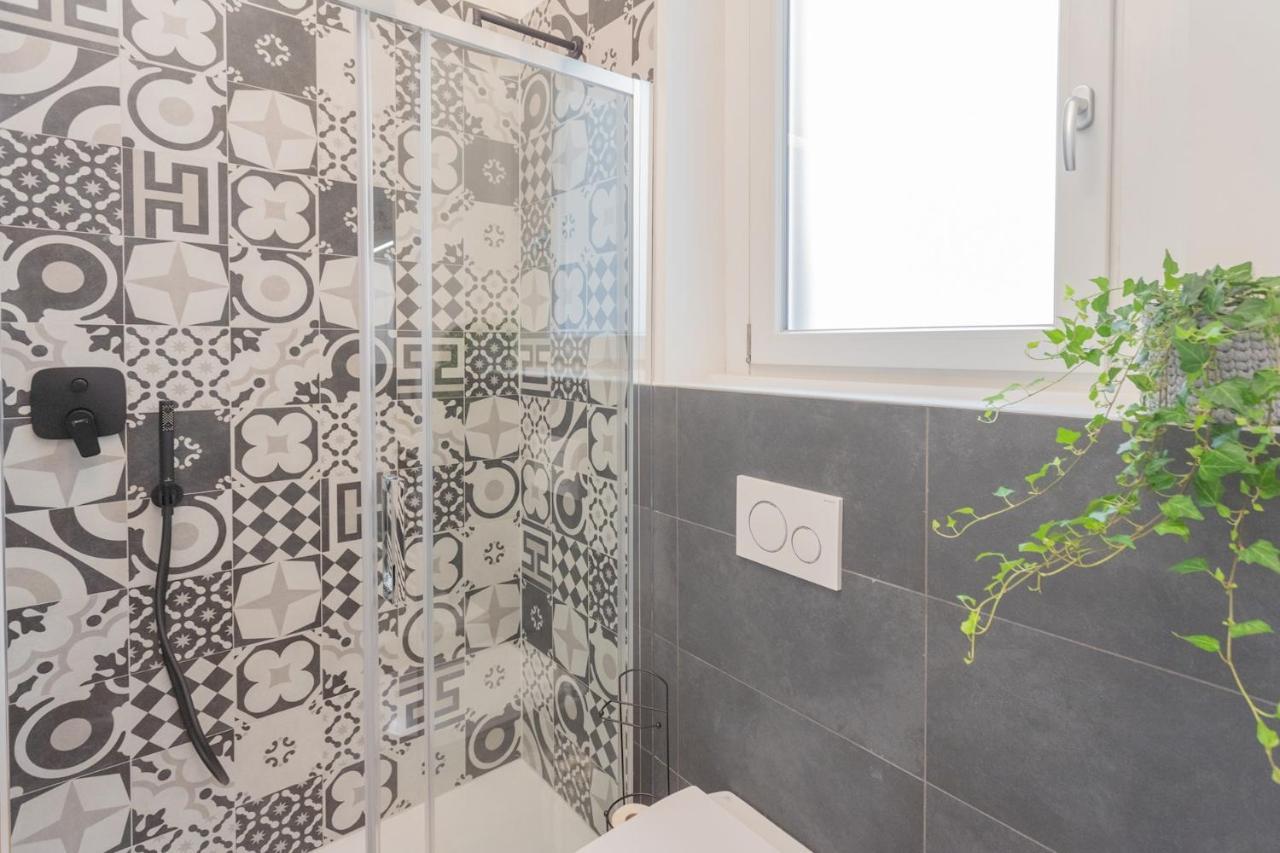 A Step From The Lake Apartment By Rent All Como Eksteriør bilde