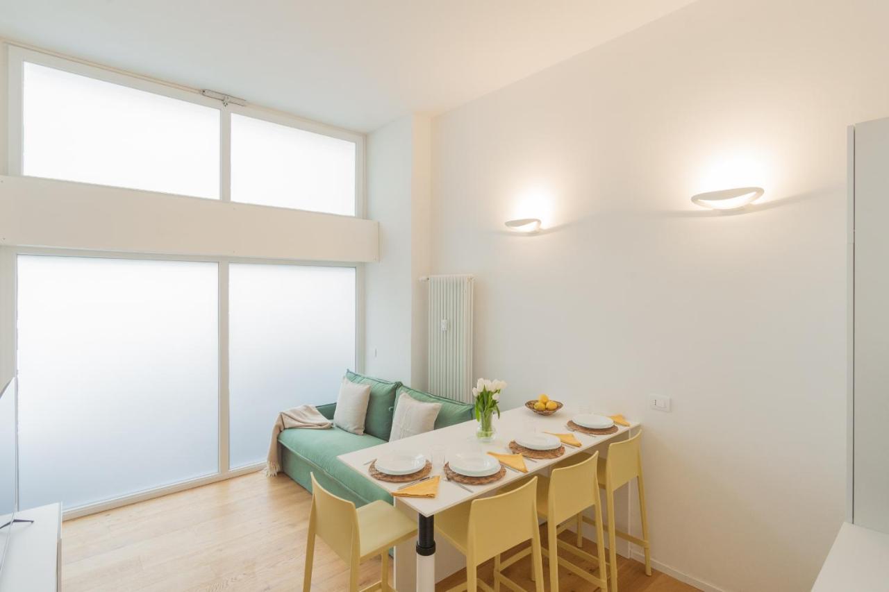A Step From The Lake Apartment By Rent All Como Eksteriør bilde