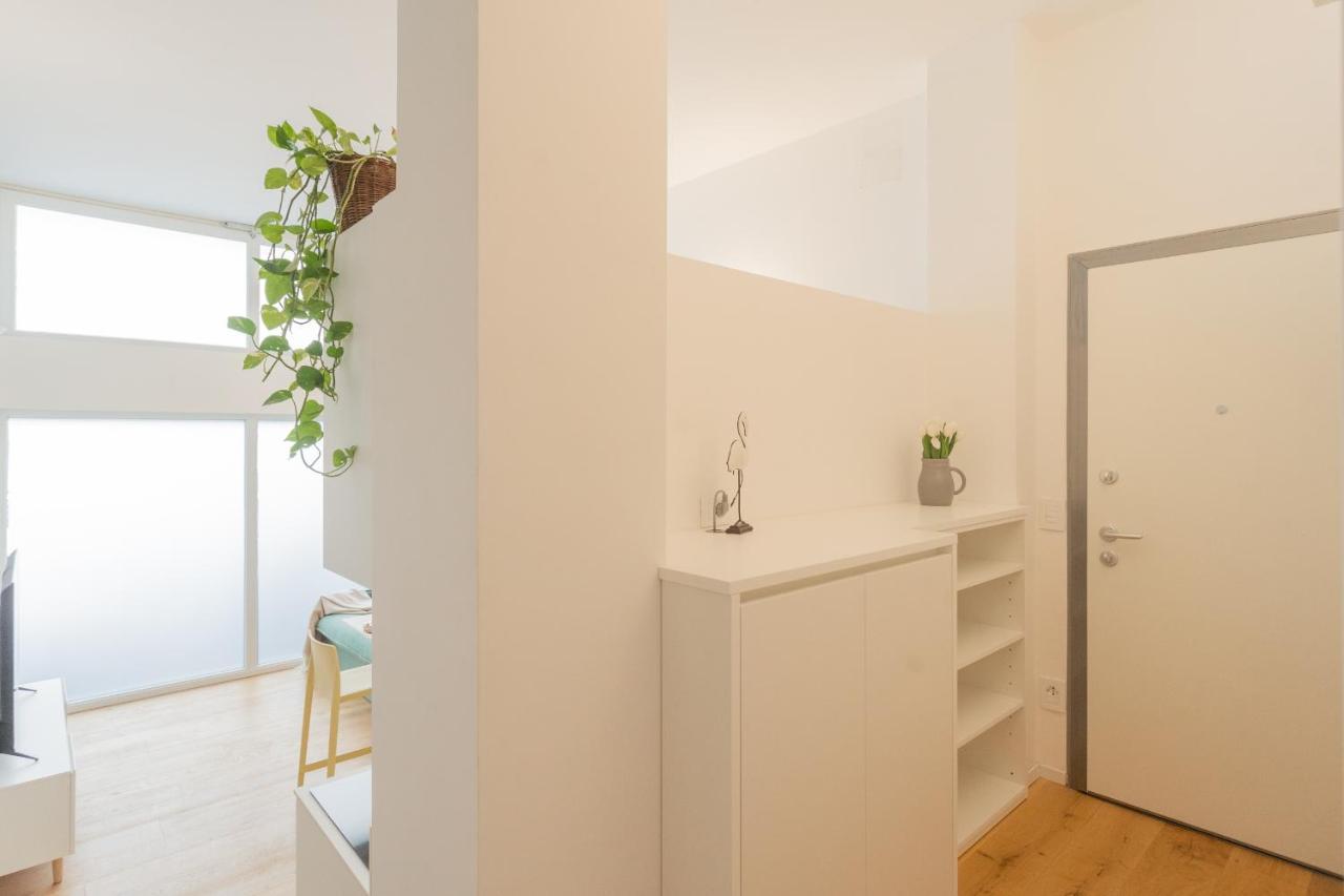 A Step From The Lake Apartment By Rent All Como Eksteriør bilde