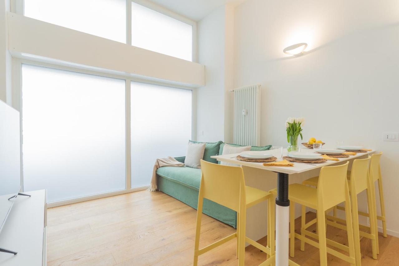 A Step From The Lake Apartment By Rent All Como Eksteriør bilde