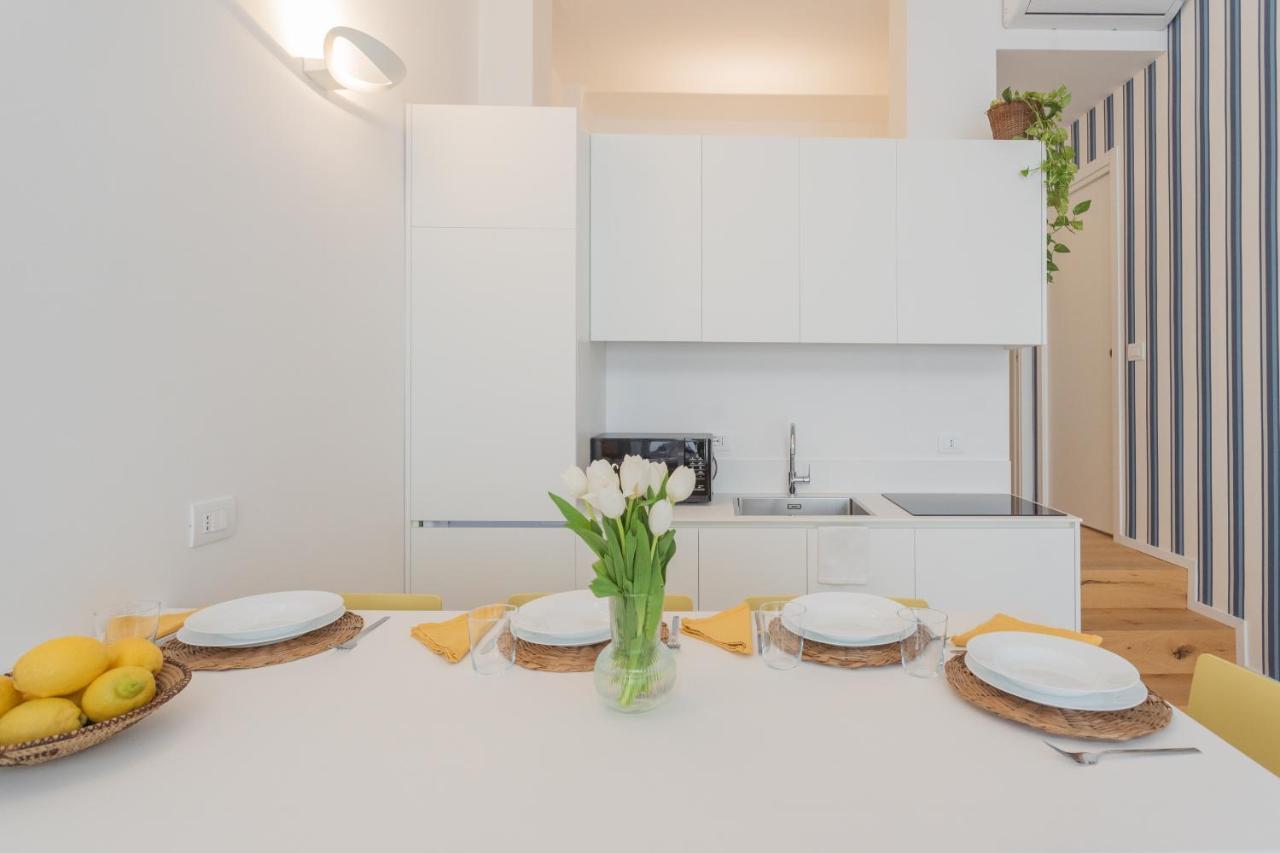 A Step From The Lake Apartment By Rent All Como Eksteriør bilde